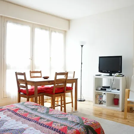 Apartment Etoile 16 *